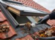 Dachfenster Wasserablauf reinigen Eindeckrahmen Laub entfernen