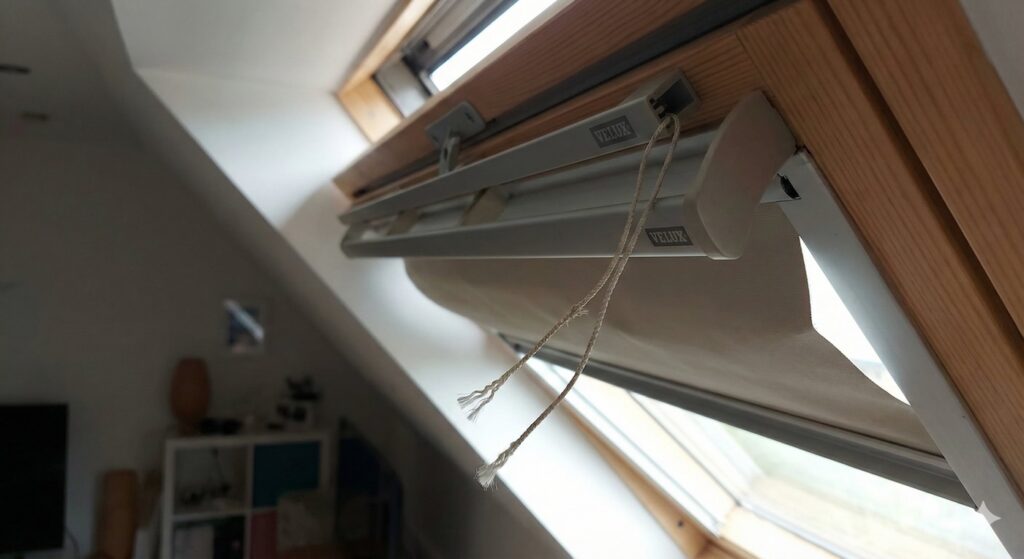 gerissene Schnur oder abgebrochener Griff Velux Sonnenschutz Defekt